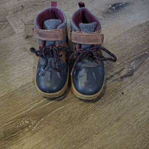 Stylish Kids Boots with Gray and Brown Accents